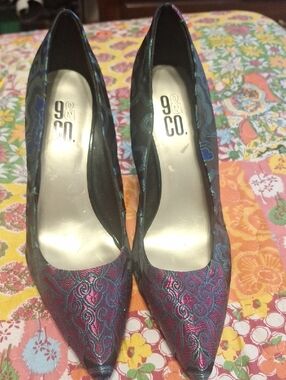 9 & Co. Women's Pointed Jacquard Pumps in Purple and Blue